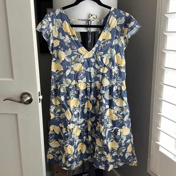 Abercrombie & Fitch Dresses & Skirts - NWT Abercrombie lemon dress